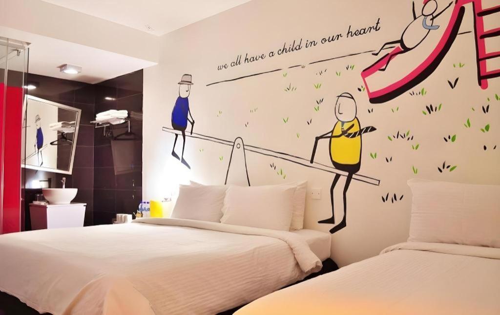 Zoom Boutique - Danga Bay Hotel