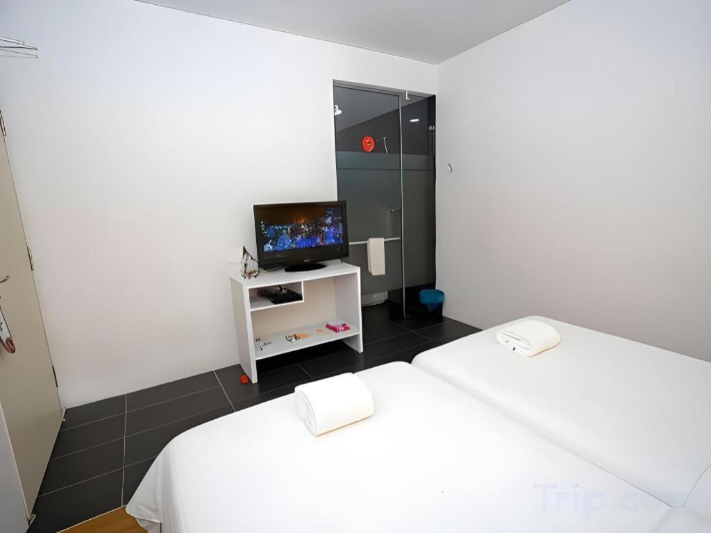 Zoom Boutique - Danga Bay Hotel 2*