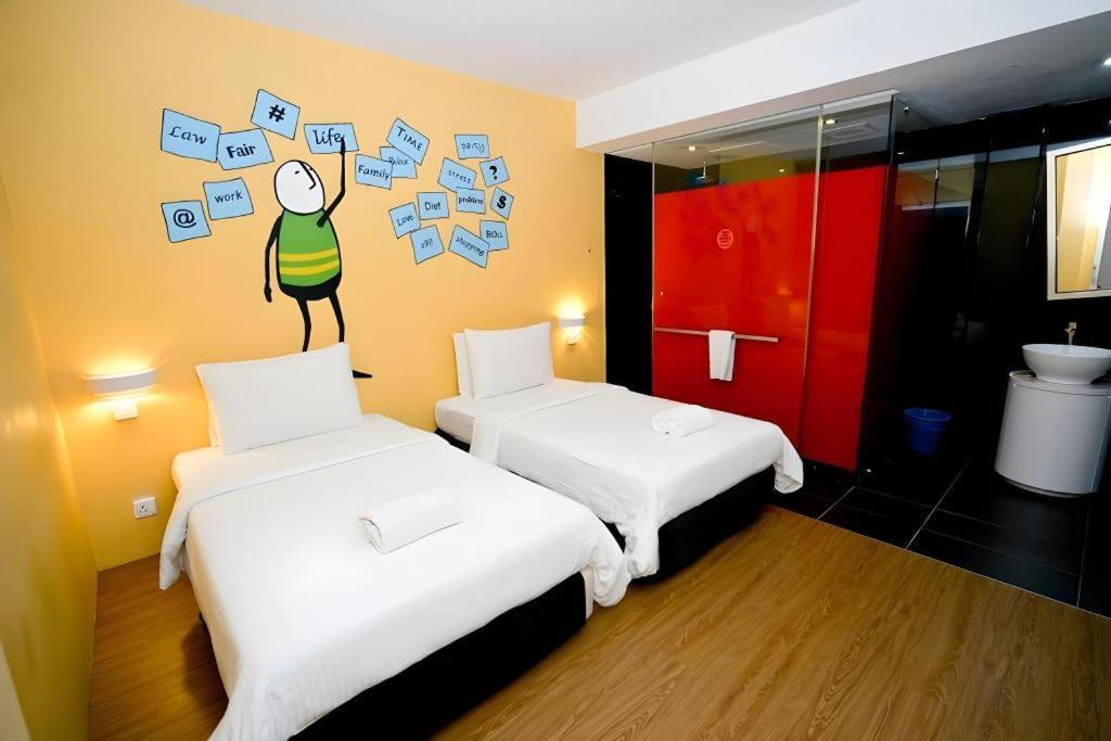 Zoom Boutique - Danga Bay Hotel