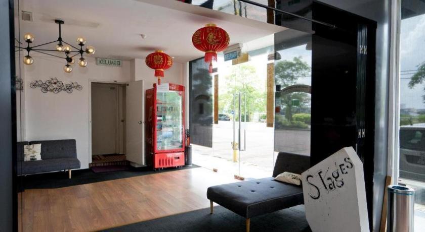 Zoom Boutique - Danga Bay Hotel